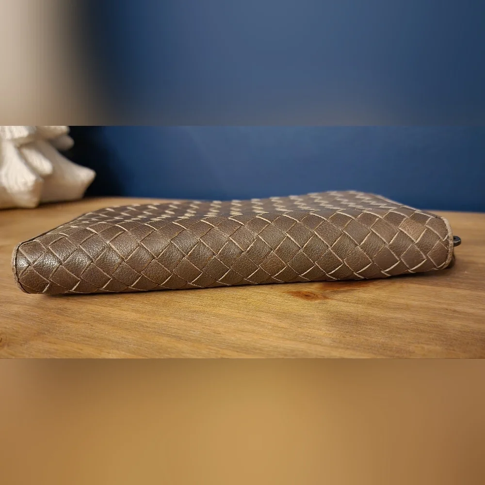 Bottega Veneta Long Zip Wallet - Picture 6 of 8